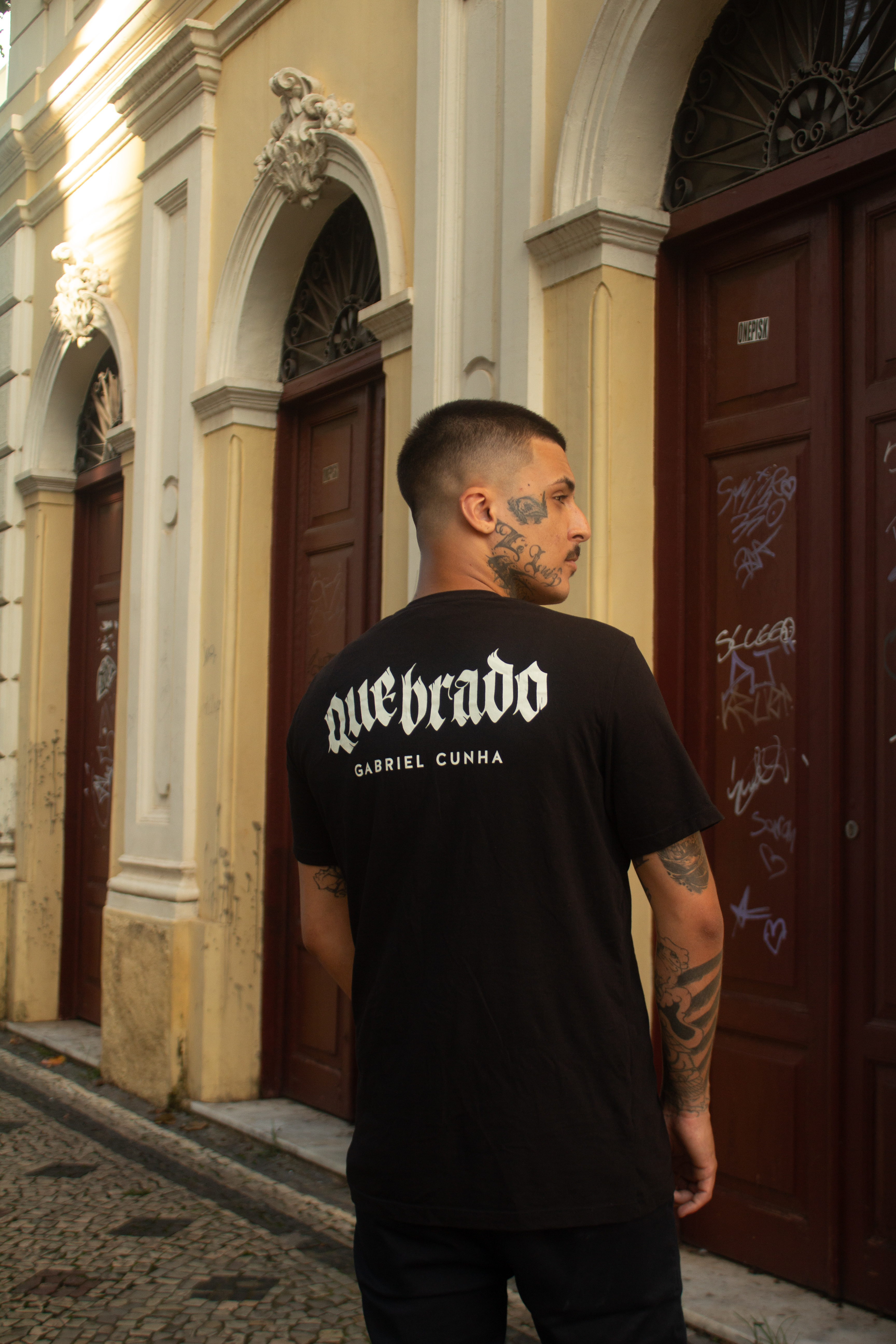 Camiseta - Merch quebrado
